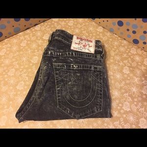 MENS 34 TRUE RELIGION BUNDLE!! Great deal!!